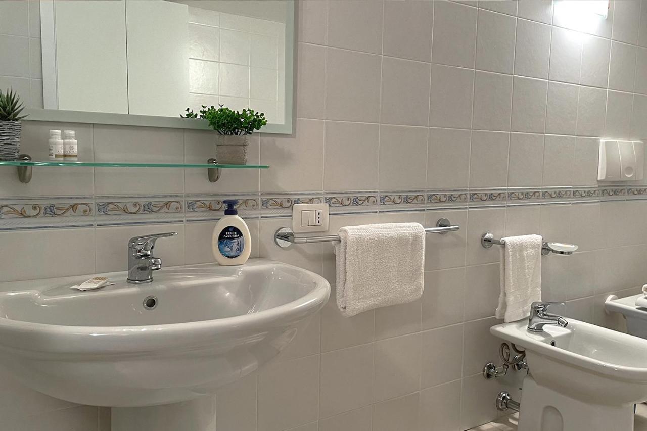 Aristanis Home Vacation Apartment Oristano Bagian luar foto