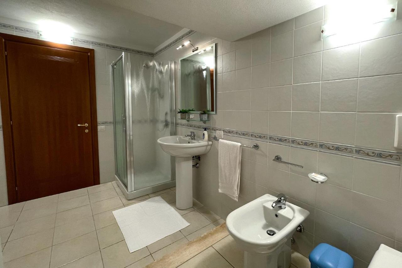 Aristanis Home Vacation Apartment Oristano Bagian luar foto