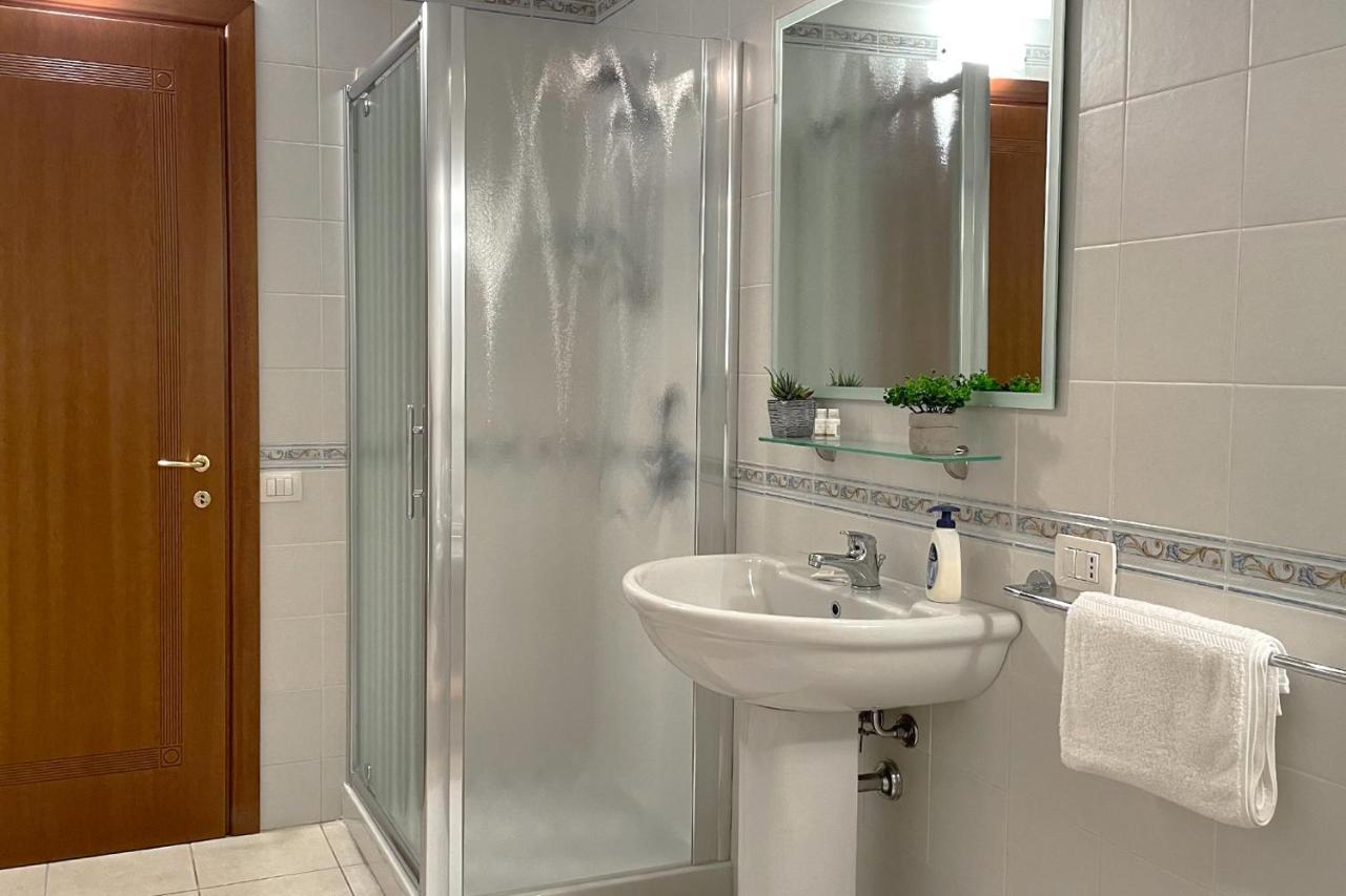 Aristanis Home Vacation Apartment Oristano Bagian luar foto