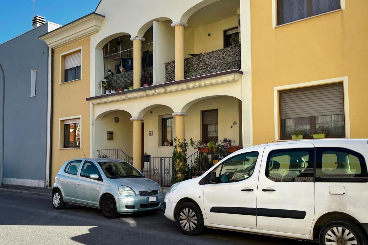Aristanis Home Vacation Apartment Oristano Bagian luar foto