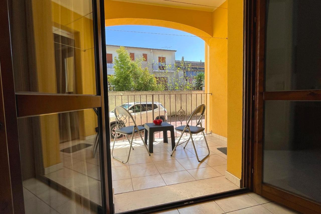 Aristanis Home Vacation Apartment Oristano Bagian luar foto