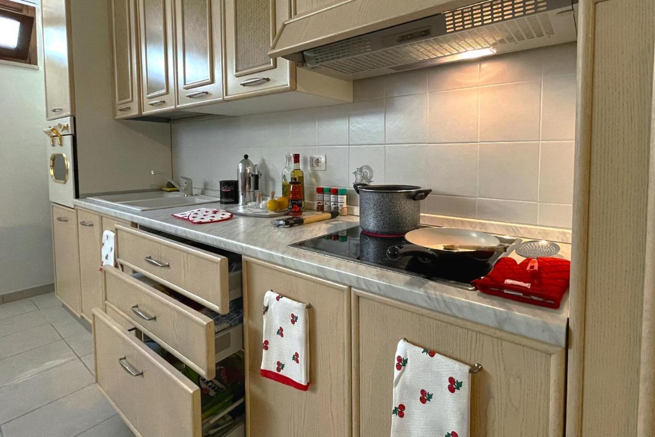 Aristanis Home Vacation Apartment Oristano Bagian luar foto