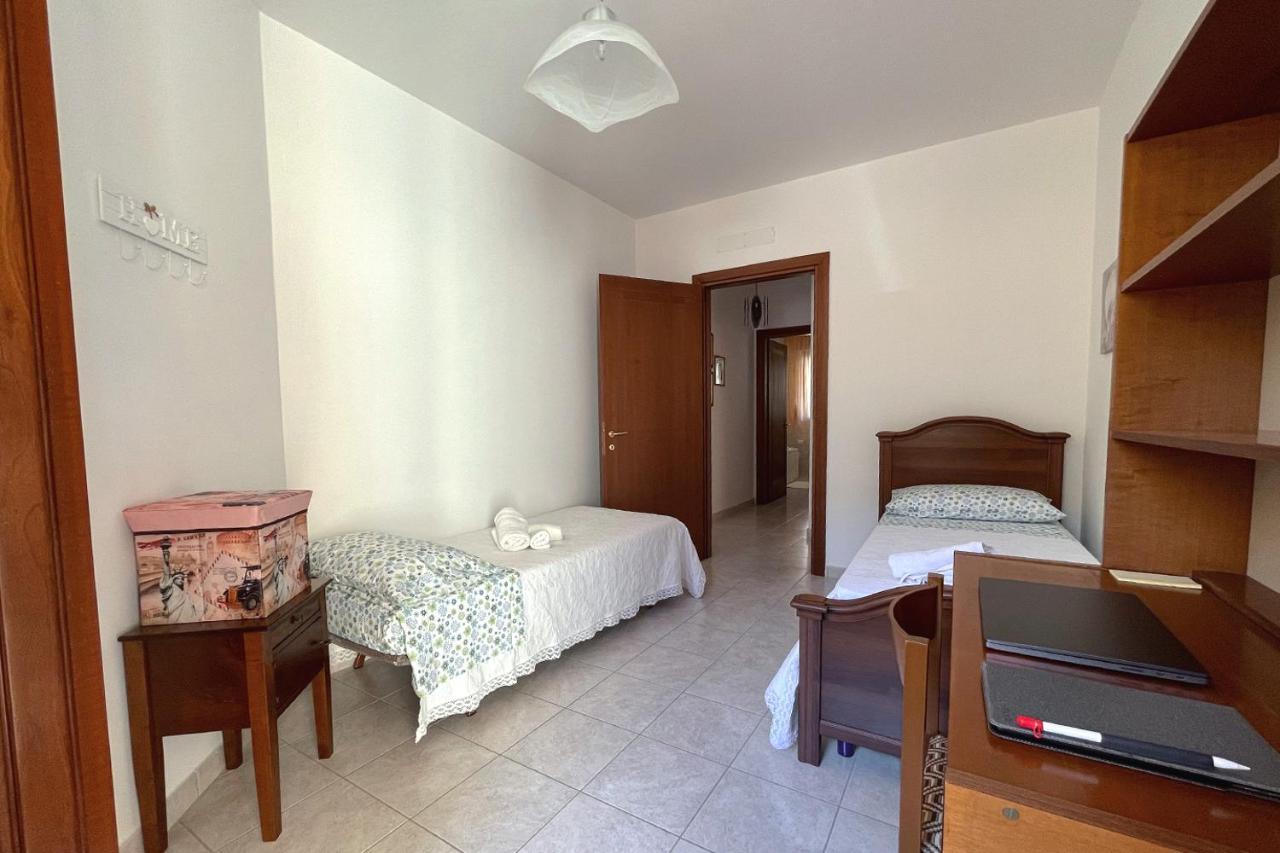 Aristanis Home Vacation Apartment Oristano Bagian luar foto
