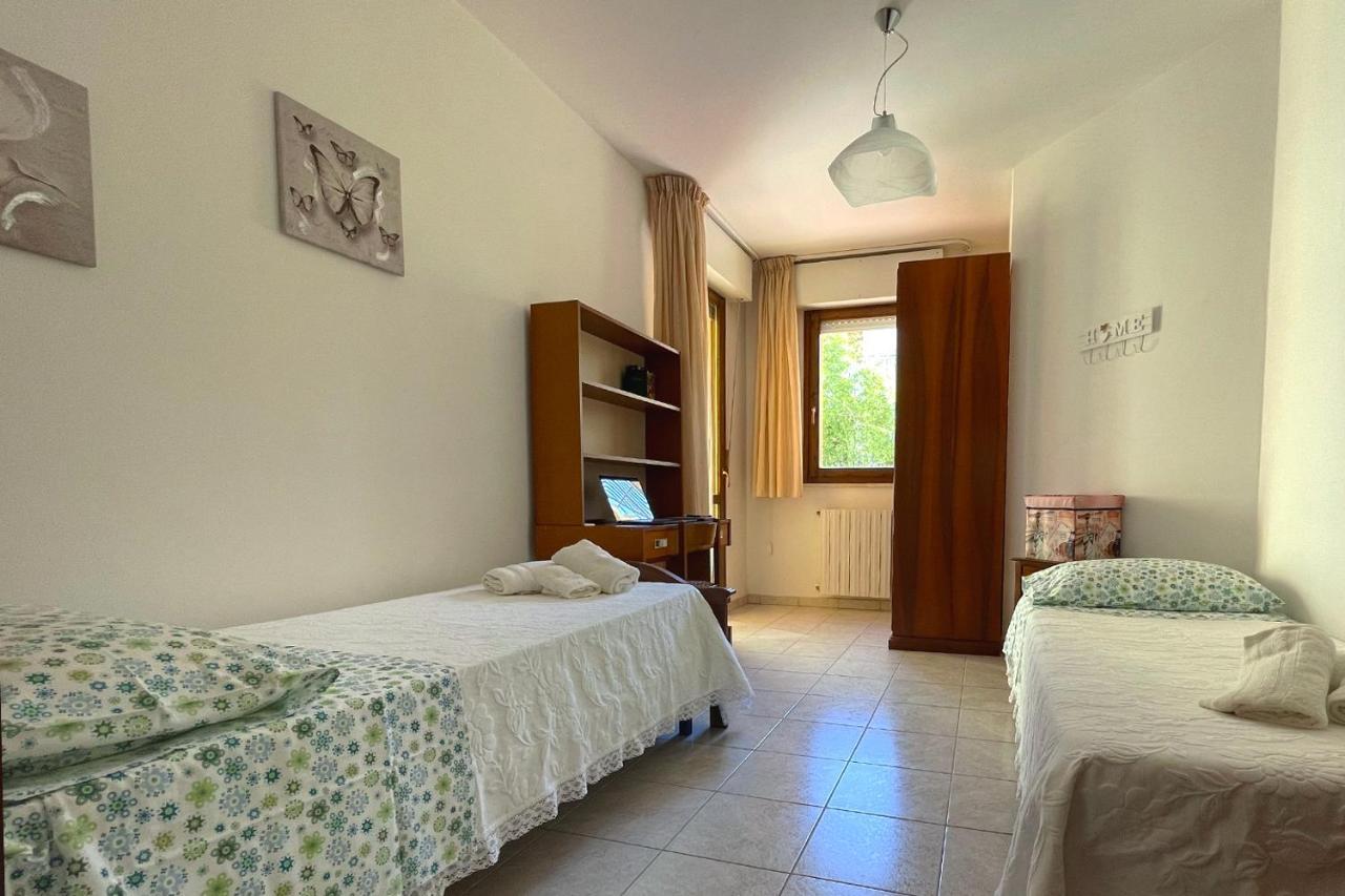 Aristanis Home Vacation Apartment Oristano Bagian luar foto